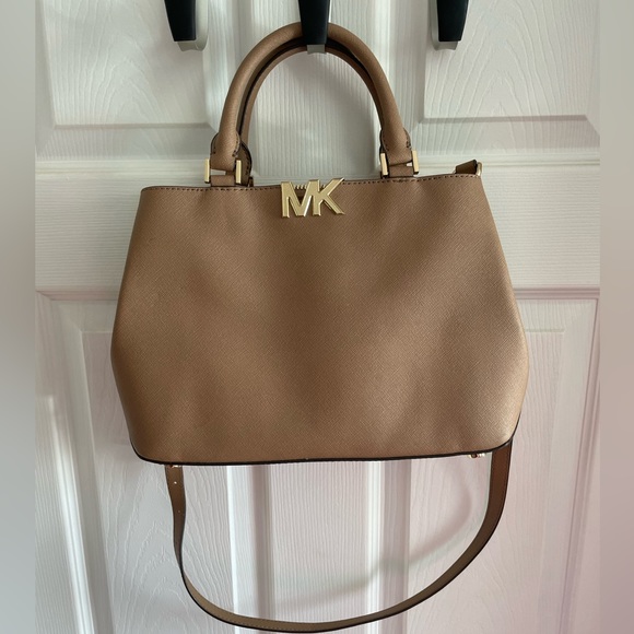 Michael Kors handbag - Picture 1 of 3